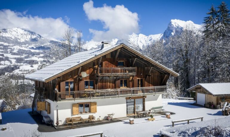 Renovated farmhouse Trèfle des Alpes – Sold
