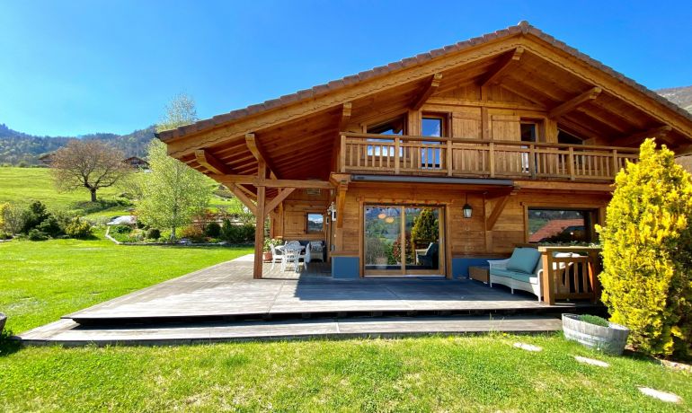 EXCLUSIVE : Chalet Mont-Blanc à Onnion – under offer to purchase